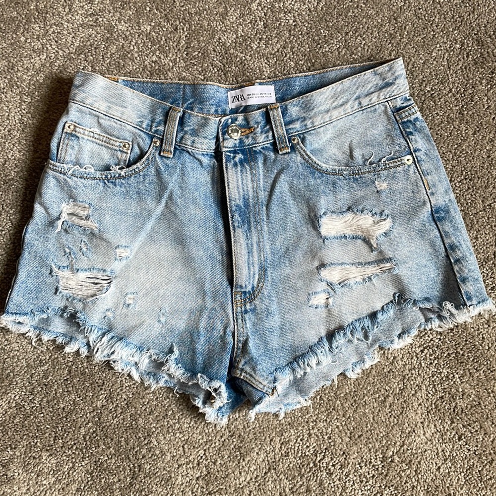 ZARA denim shorts, light wash, size US 6